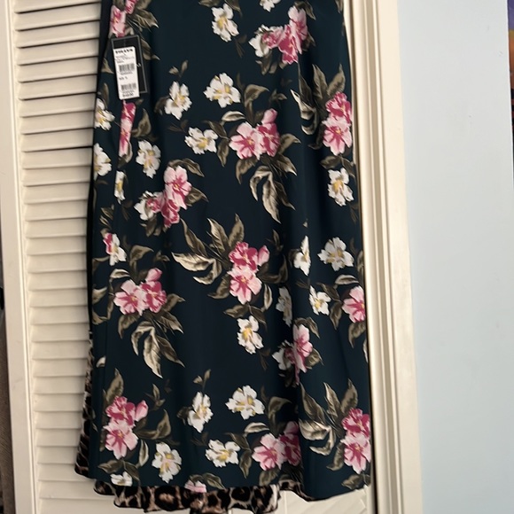 Volcom floral skirt size Small - Picture 2 of 3
